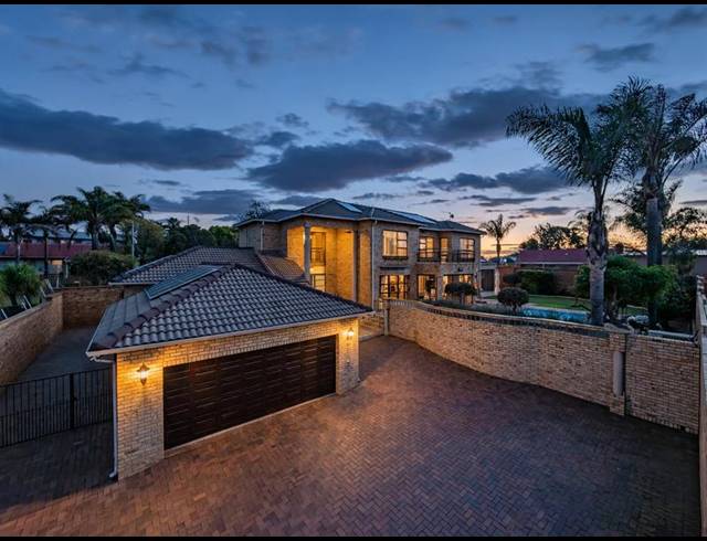5 BEDROOM HOUSE FOR SALE IN CHANCLIFF